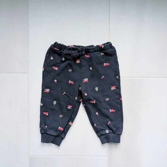 (4/$20) H&M - Christmas Sweatsuit - Picture 6 of 8